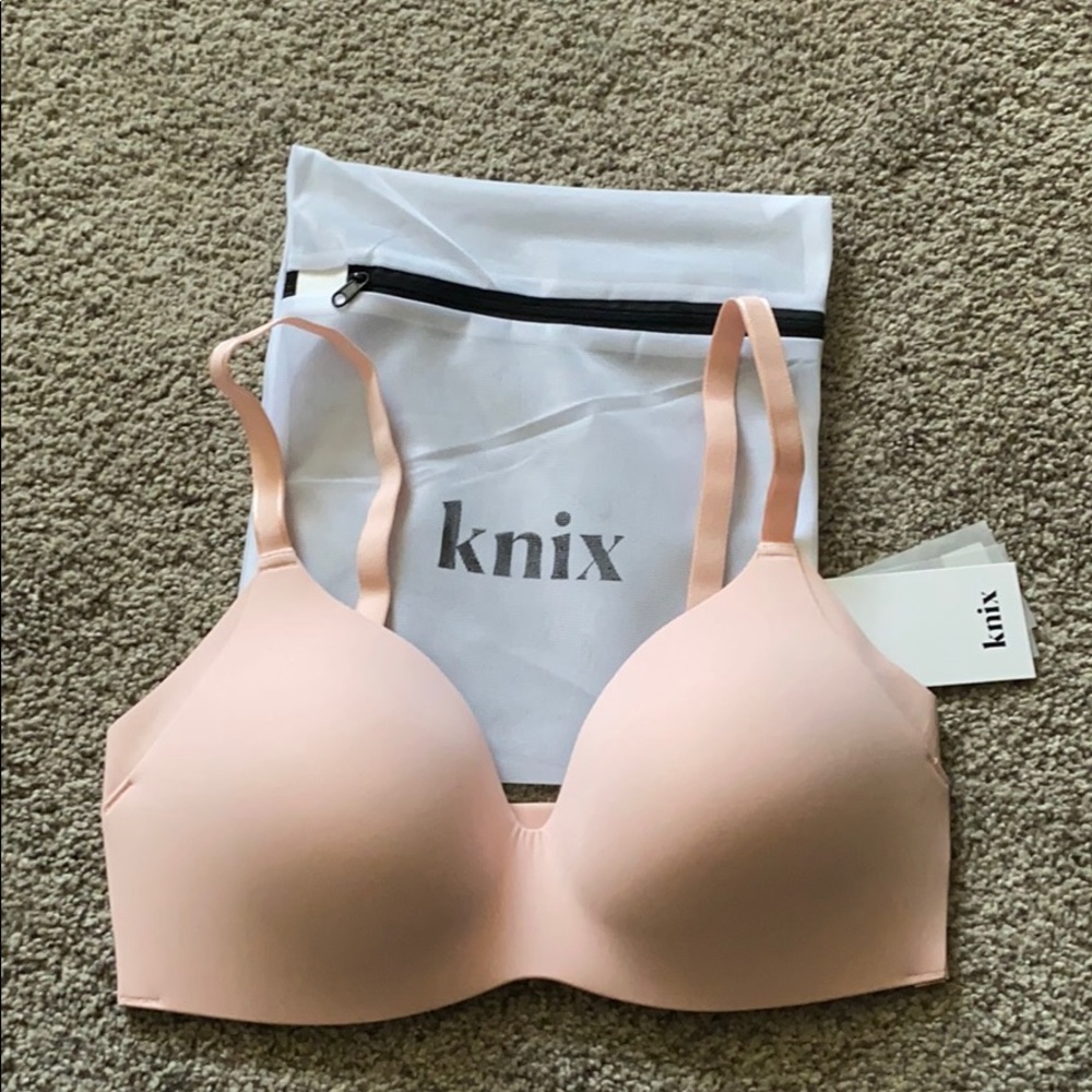 Knix wingwoman